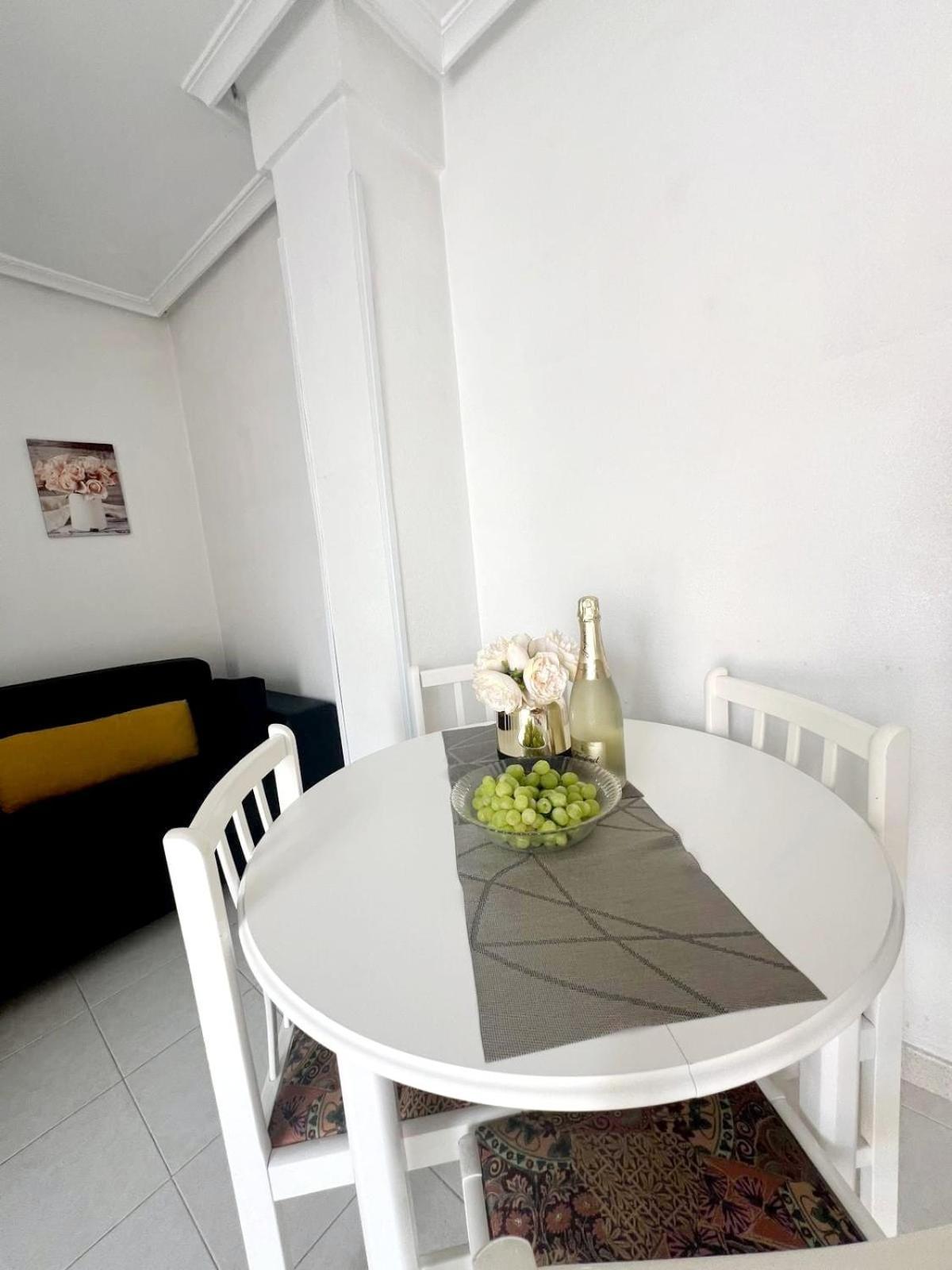 Holiday Apartment Torrevieja Dış mekan fotoğraf