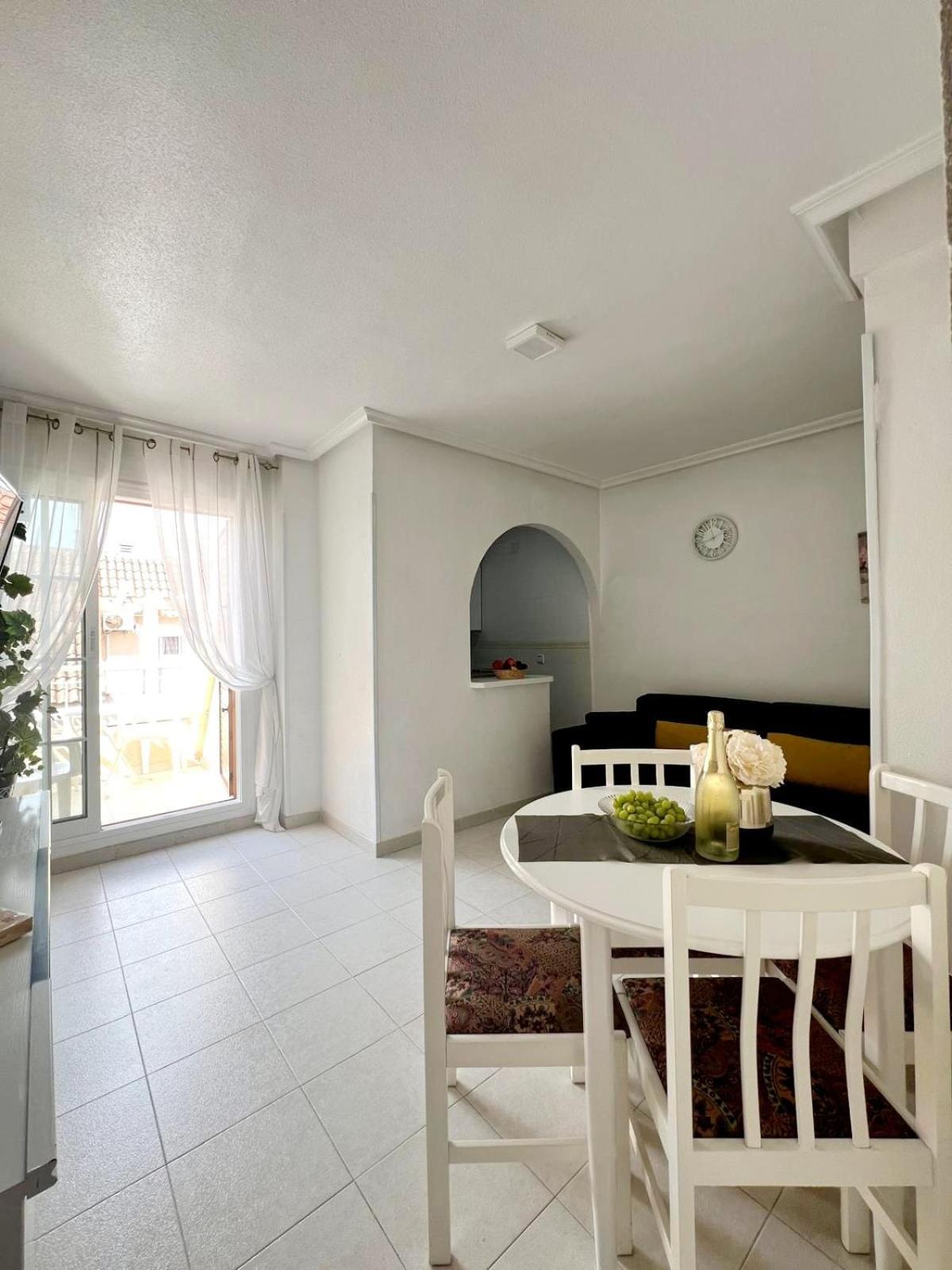 Holiday Apartment Torrevieja Dış mekan fotoğraf